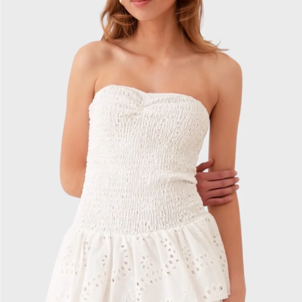 Chic Strapless White Dress